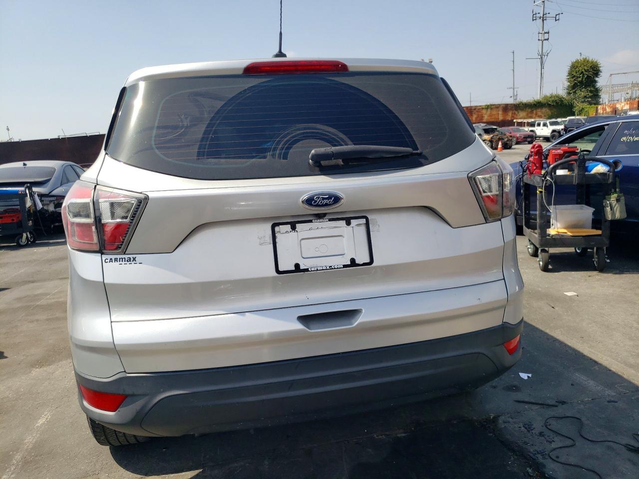 2017 Ford Escape S - Фото 6
