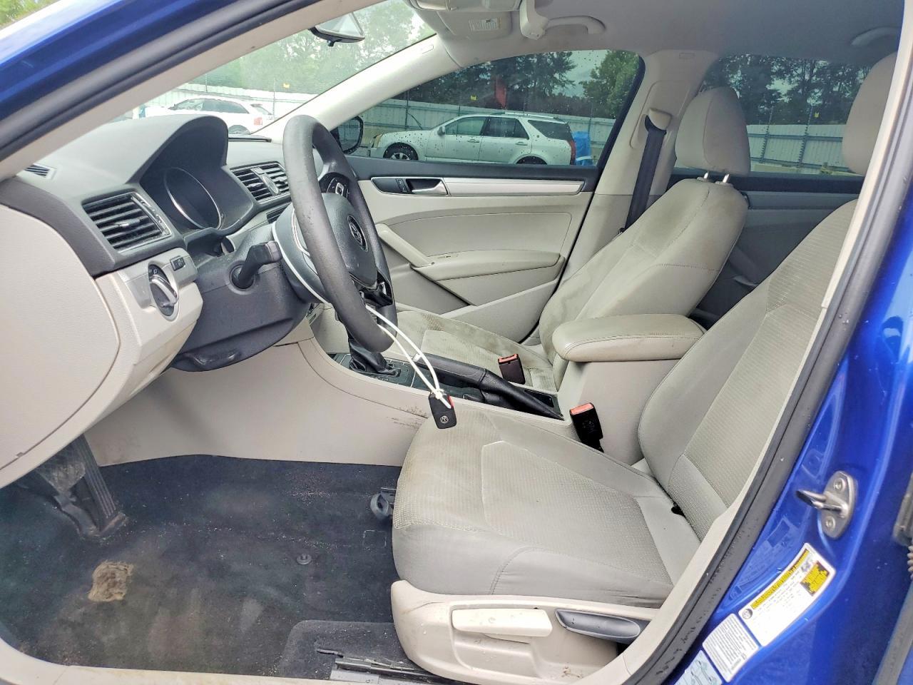 2017 Volkswagen Passat S - Фото 7