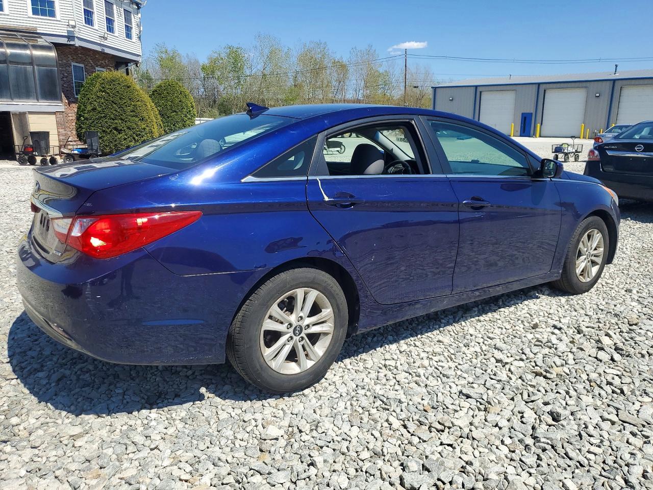 2012 Hyundai Sonata Gls - Image 3