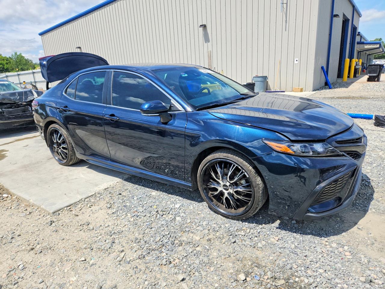 2021 Toyota Camry Se - Image 4