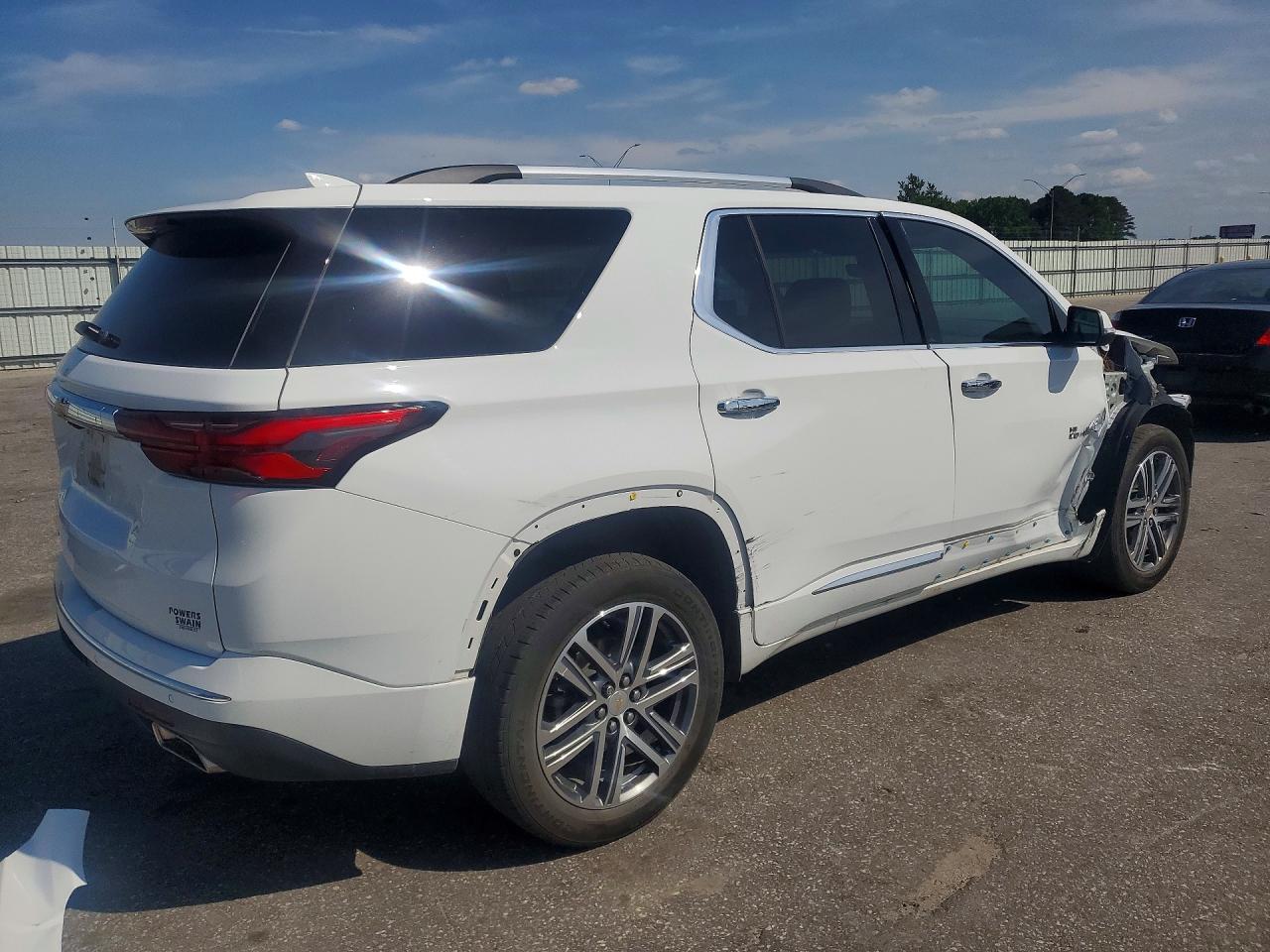 2023 Chevrolet Traverse High Country - Image 3