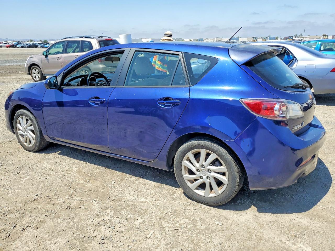 2012 Mazda 323 - Фото 2