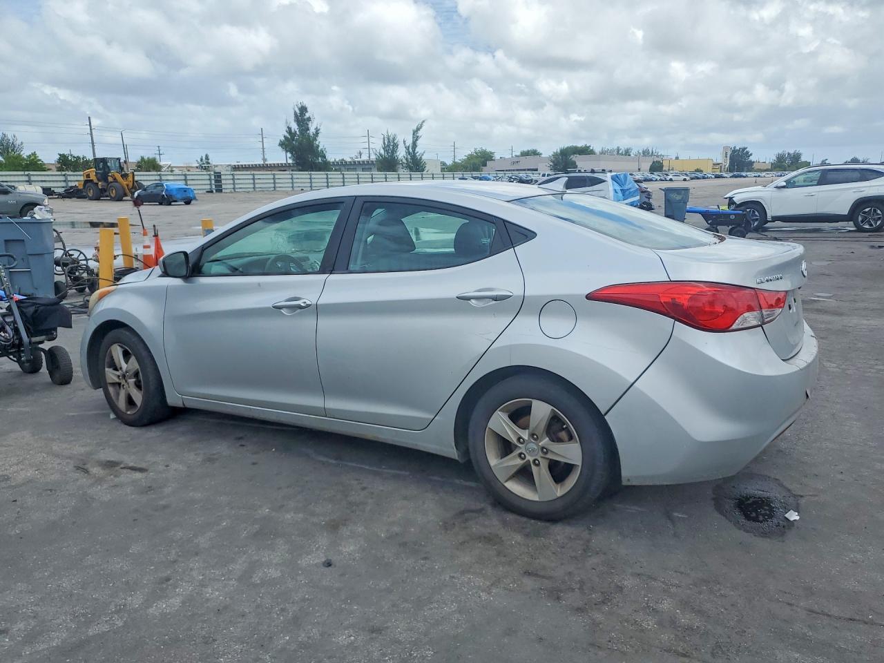 2012 Hyundai Elantra - Фото 2