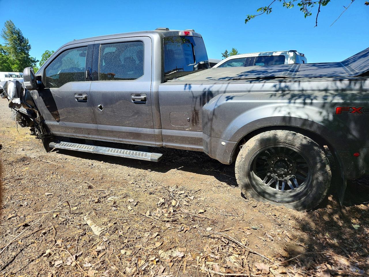 2022 Ford F350 Super Duty - Фото 2
