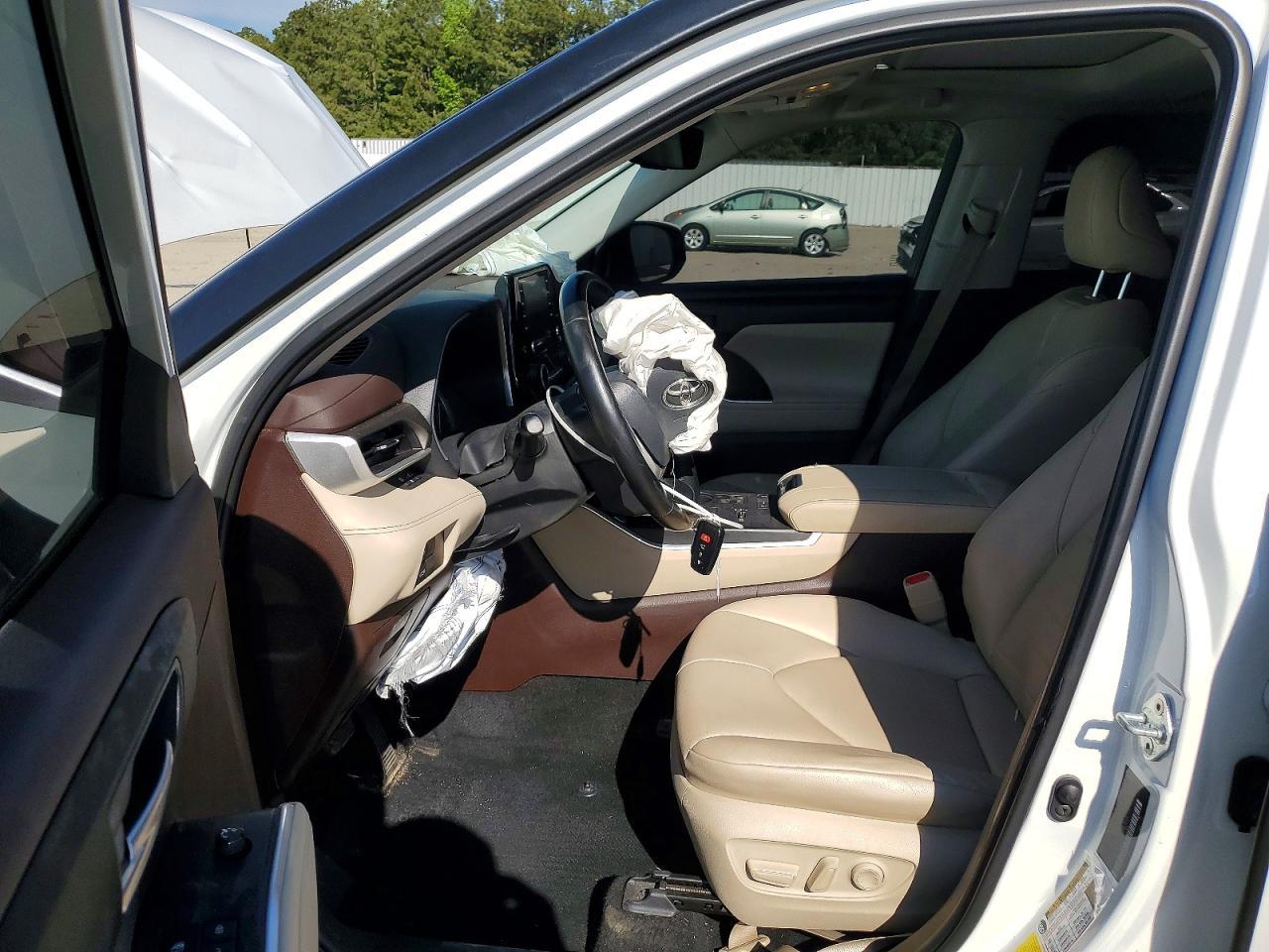 2022 Toyota Highlander Xle - Image 7