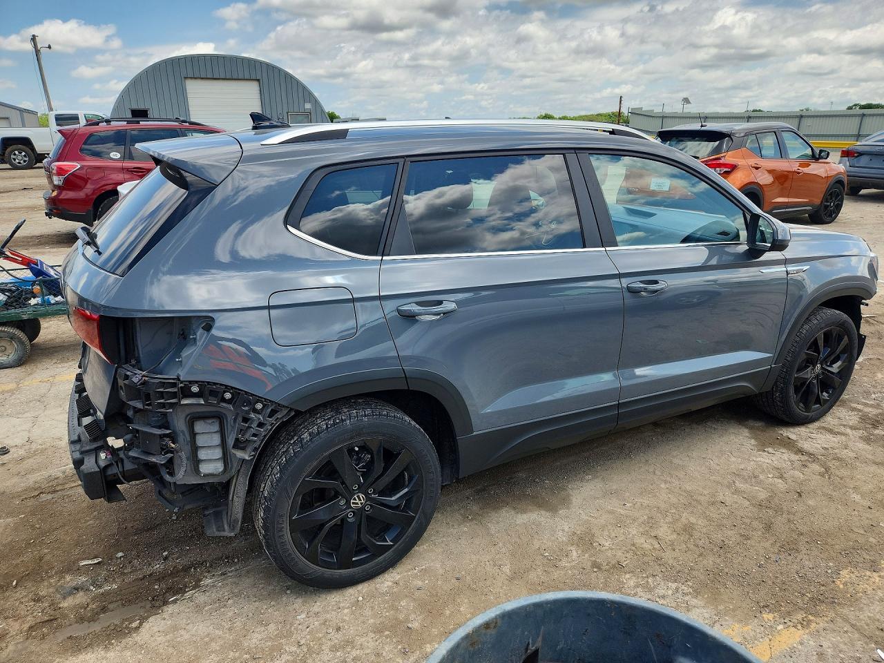 2022 Volkswagen Taos Se - Фото 3