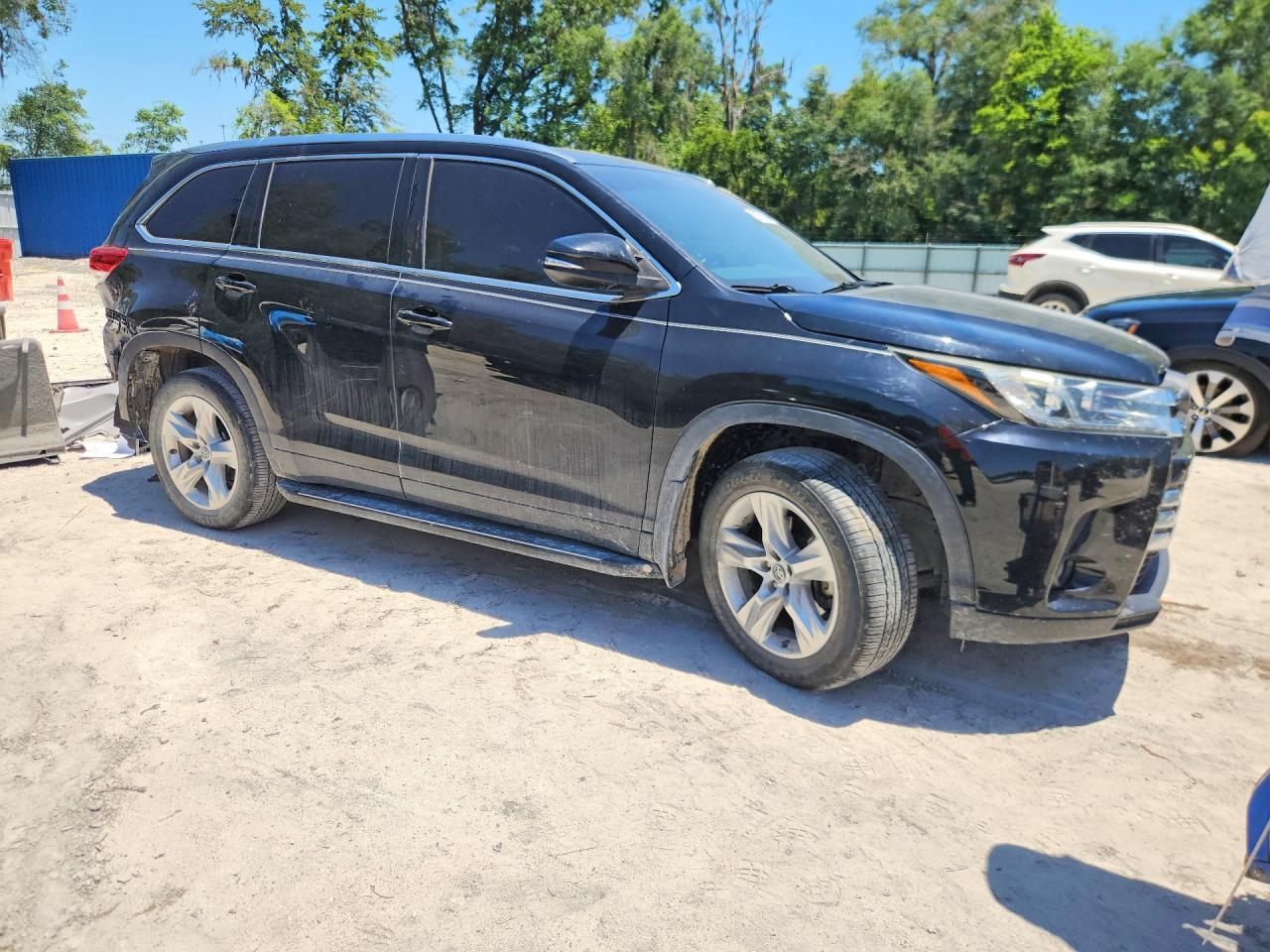 2019 Toyota Highlander Limited - Image 4