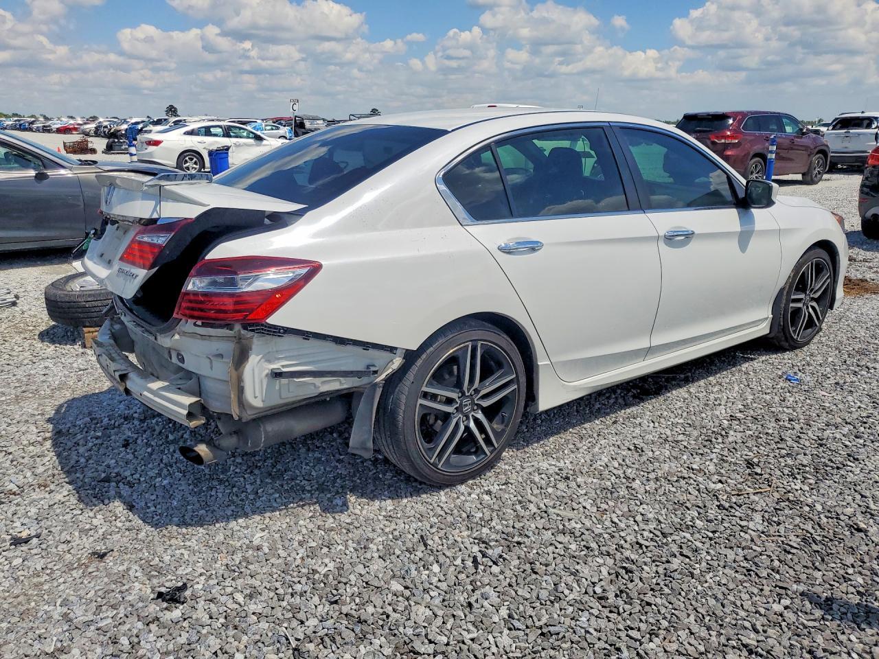 2017 Honda Accord Sport - Image 3