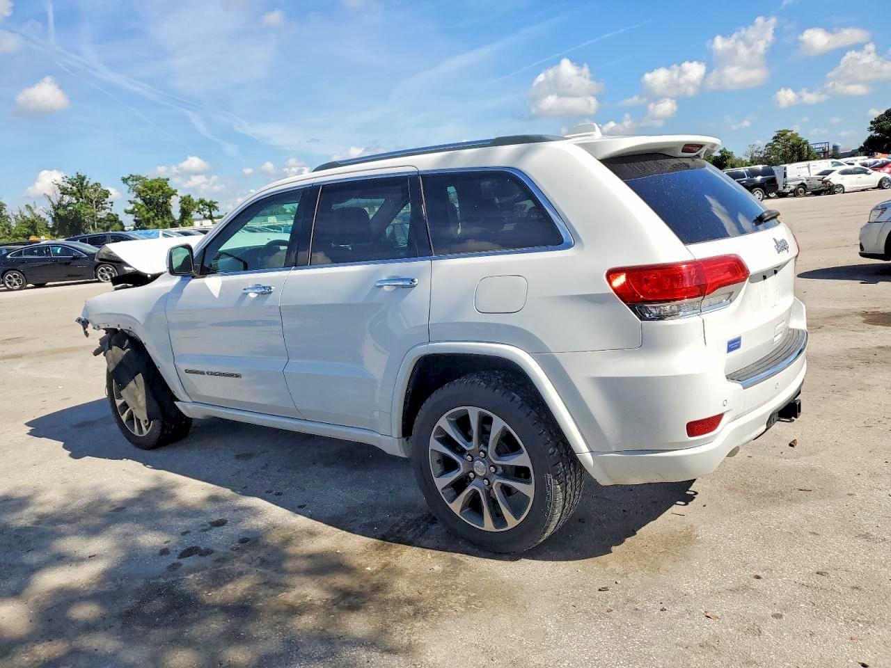 2018 Jeep Grand Cherokee Overland - Фото 2