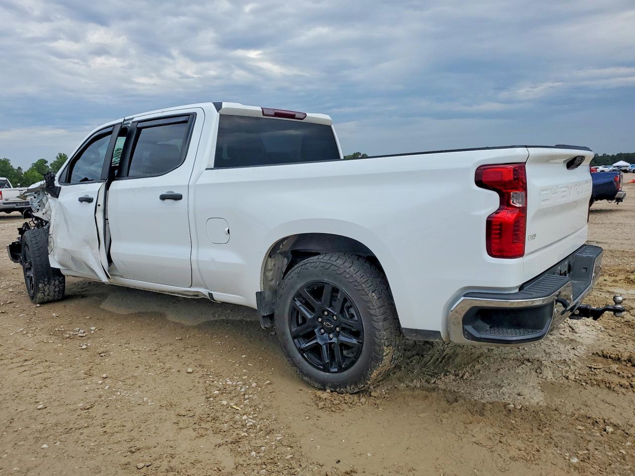 2024 Chevrolet Silverado C1500 - Фото 2