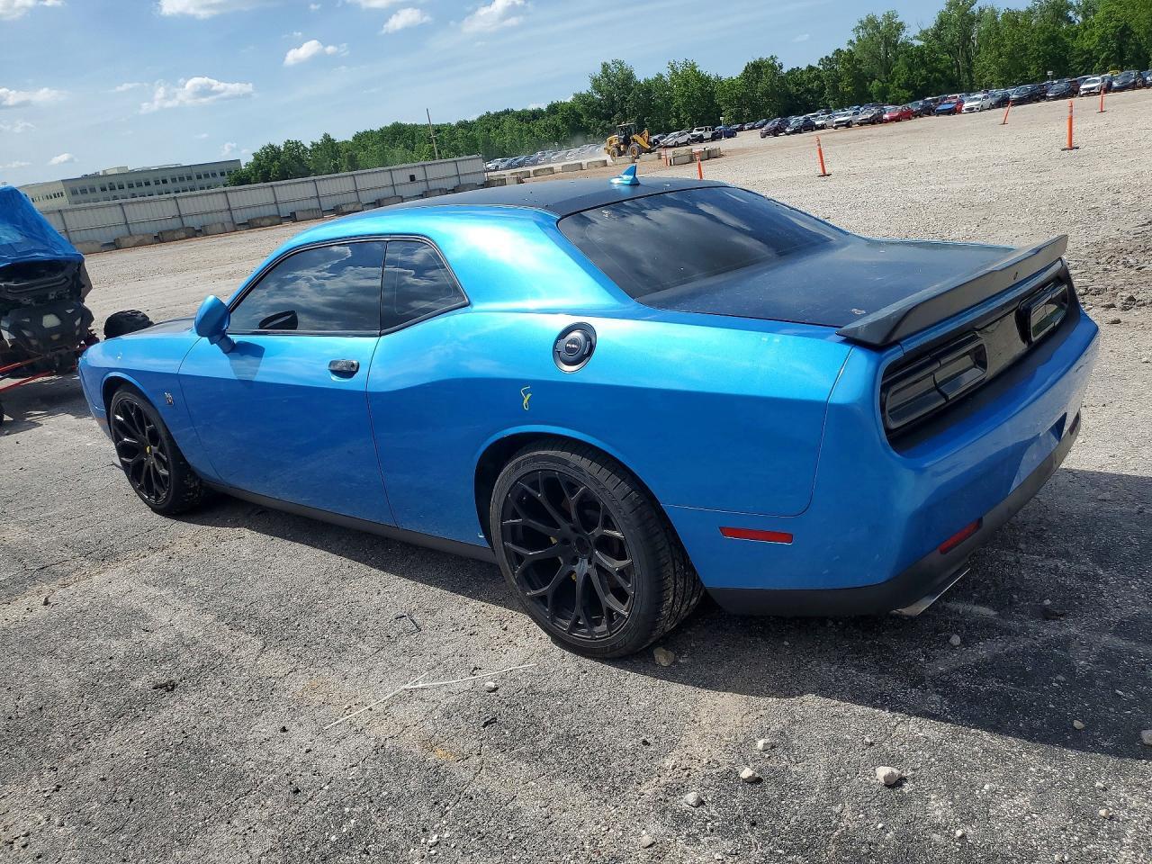2016 Dodge Challenger R - Image 2