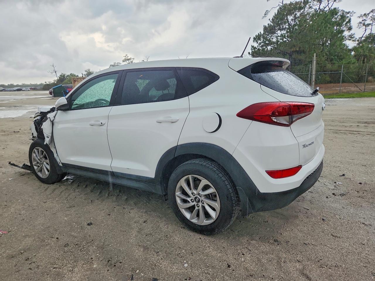 2017 Hyundai Tucson - Image 2