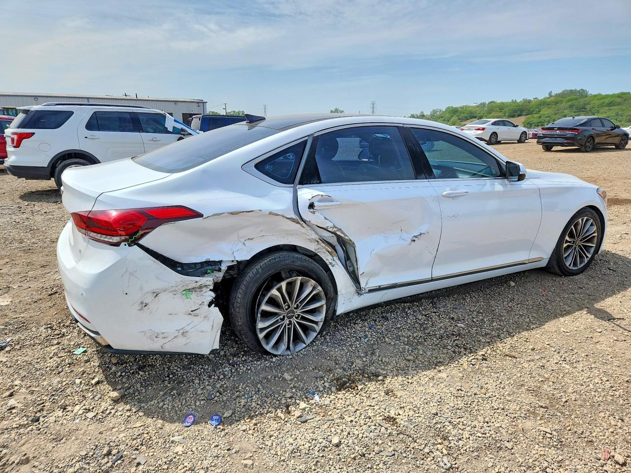 2015 Hyundai Genesis 3.8L - Фото 3
