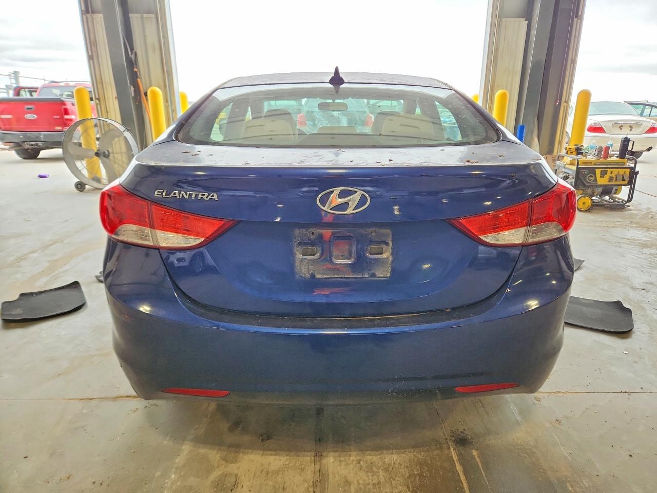 2013 Hyundai Elantra Gls - Фото 6