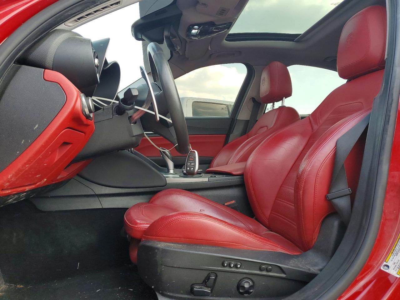 2018 Alfa Romeo Giulia Ti - Фото 7