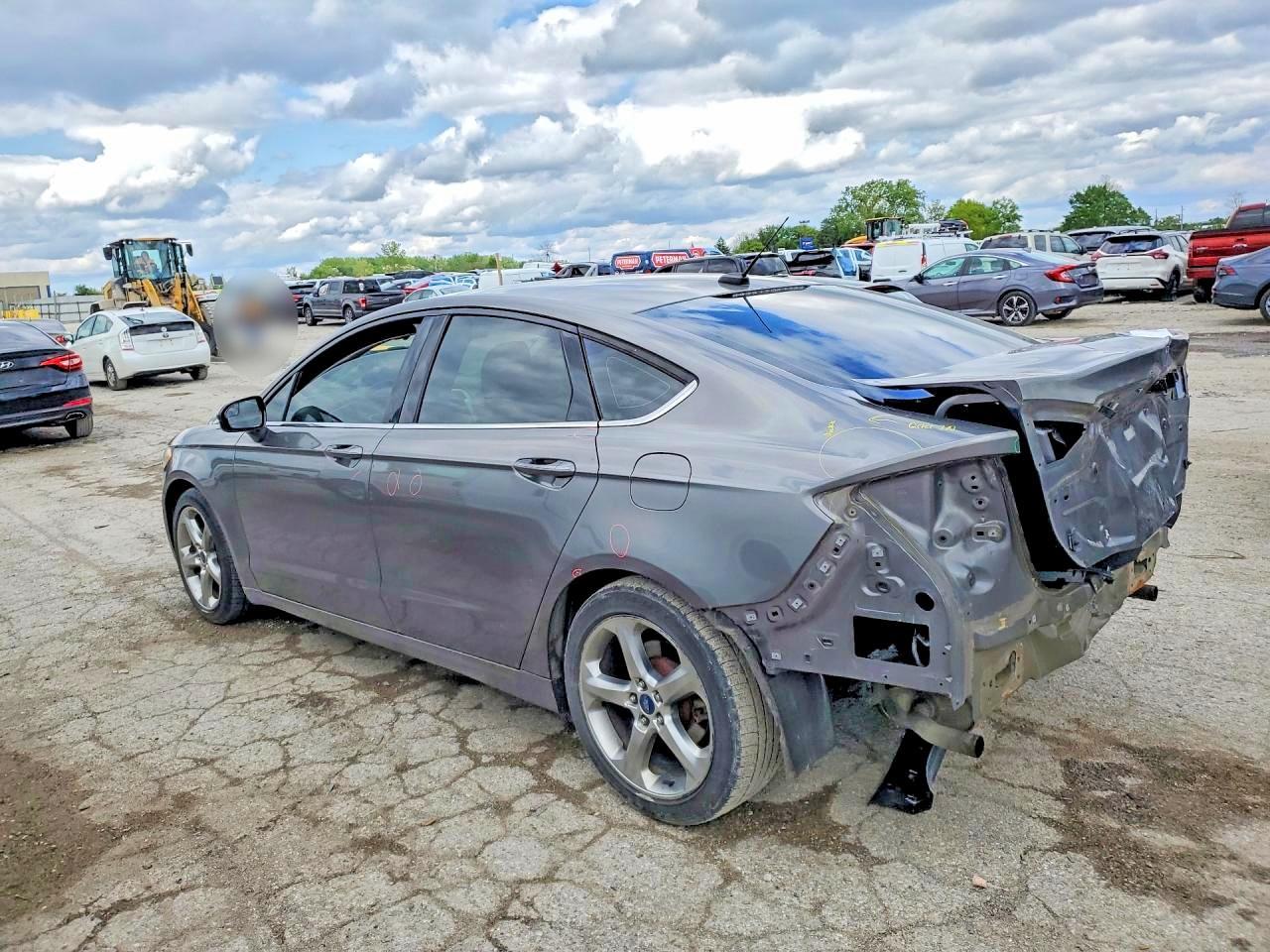 2013 Ford Fusion 4D Se - Image 2