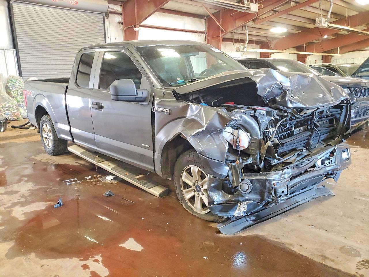 2016 Ford F150 Super Cab - Фото 4