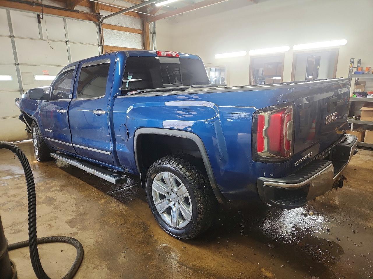 2017 GMC Sierra K1500 Slt - Image 2