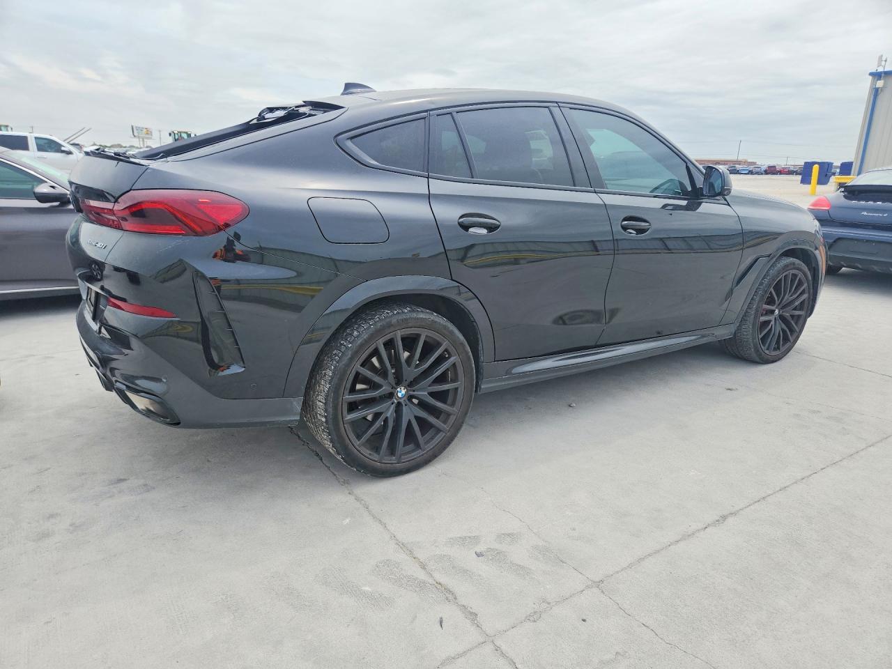 2023 BMW X6 xDrive40I - Image 3