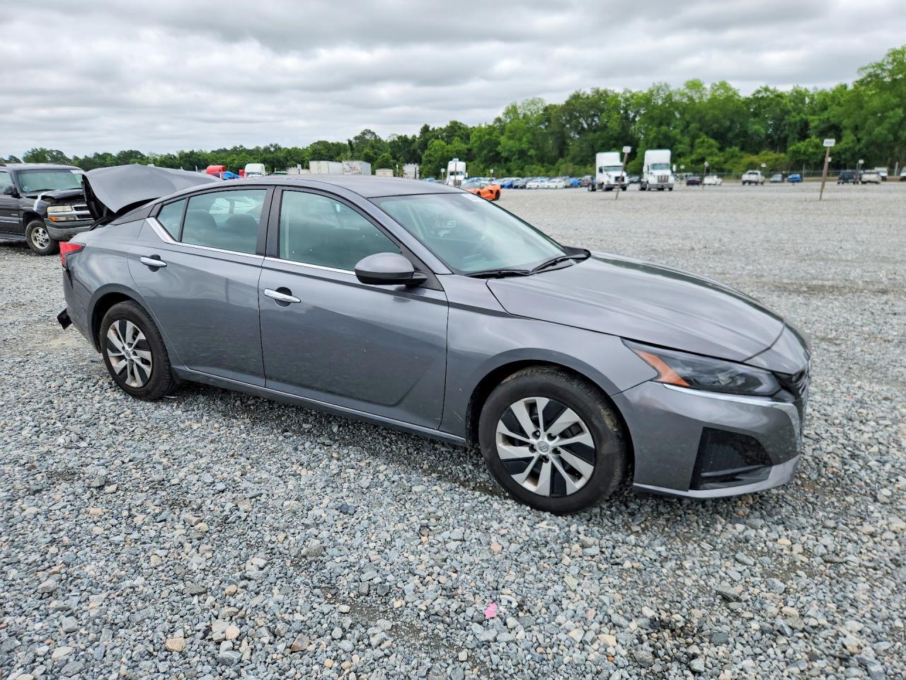 2023 Nissan Altima S - Image 4