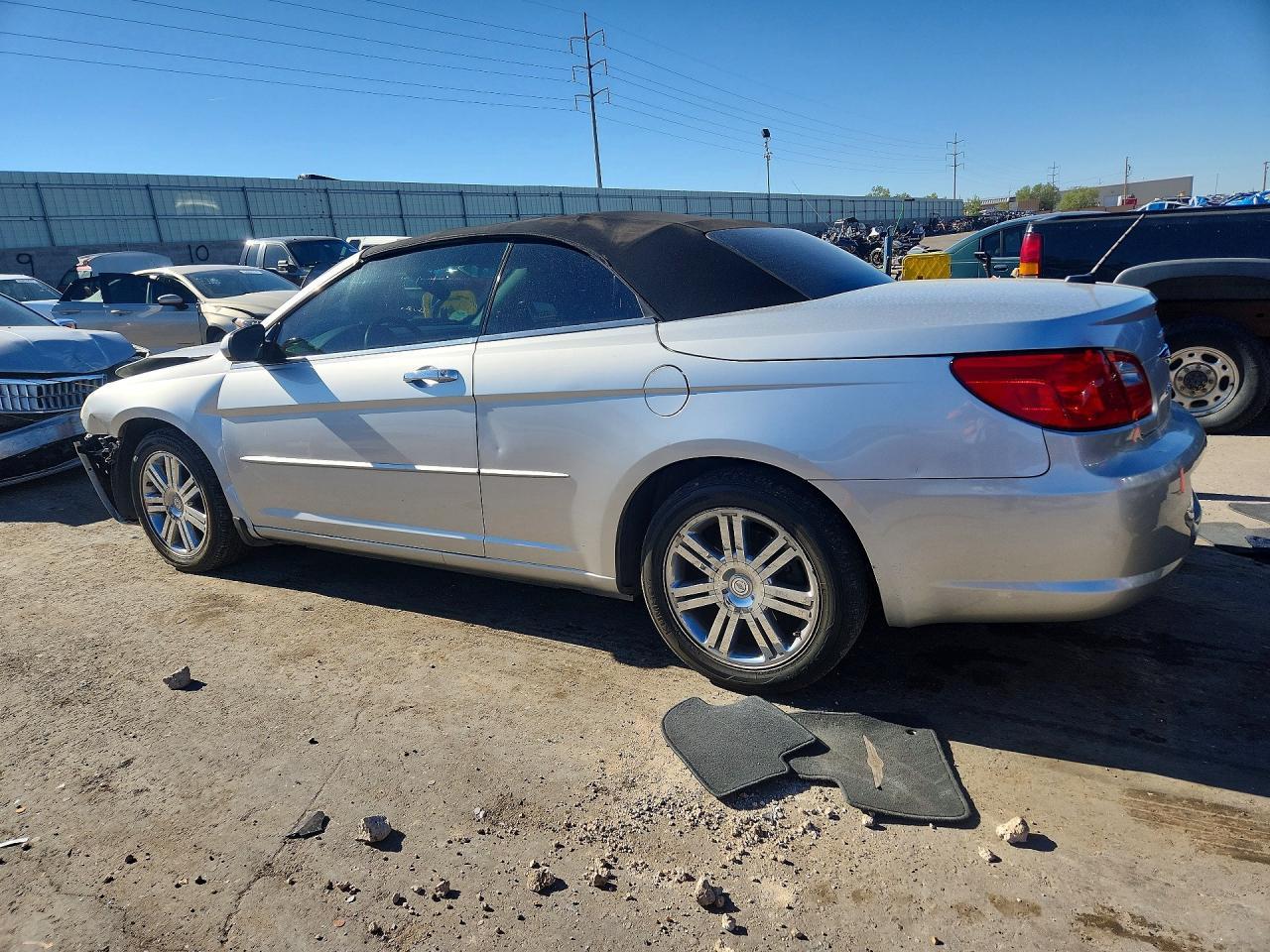 2009 Chrysler Sebring Limited - Image 2