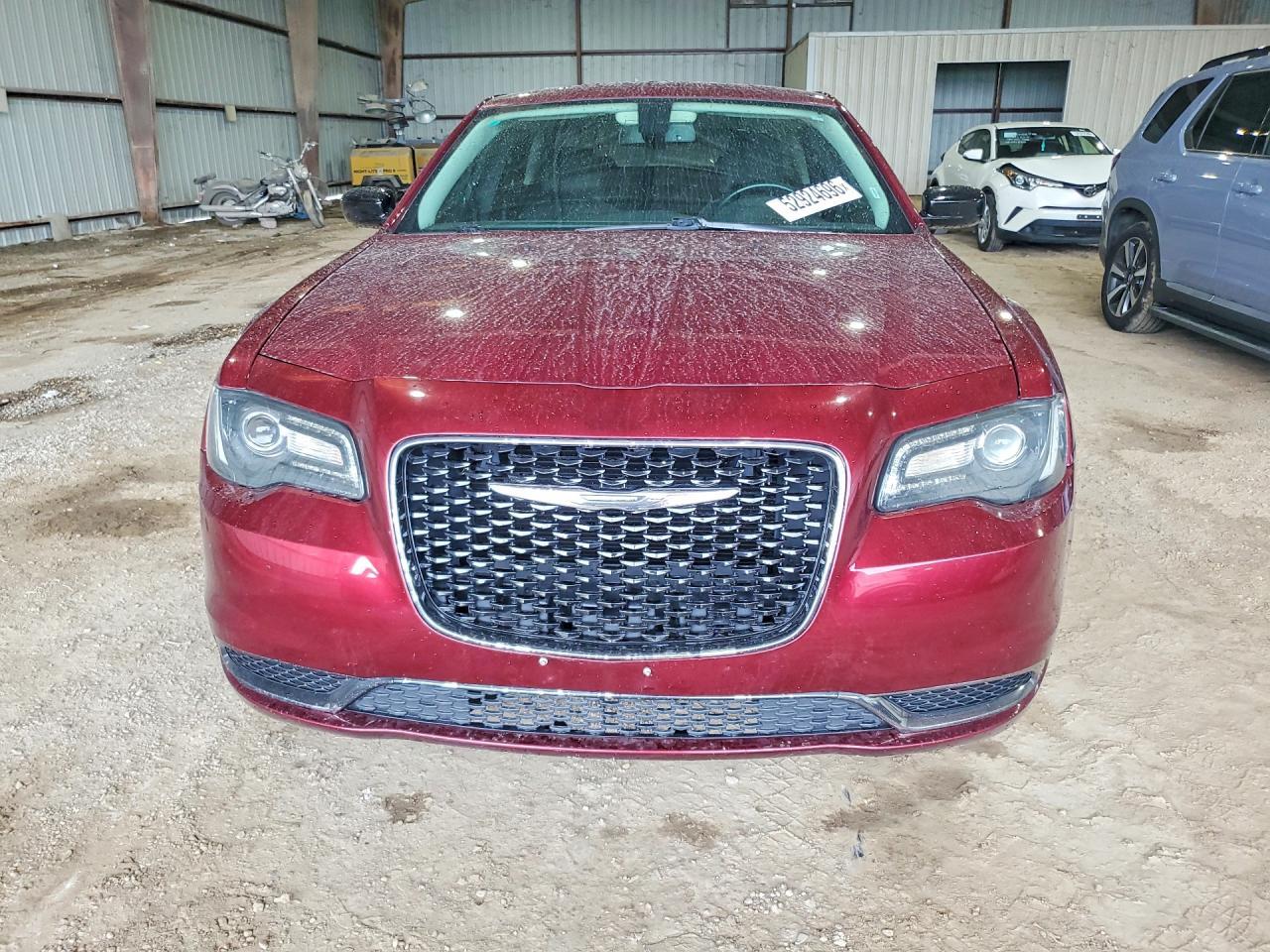 2020 Chrysler 300 Touring - Фото 5
