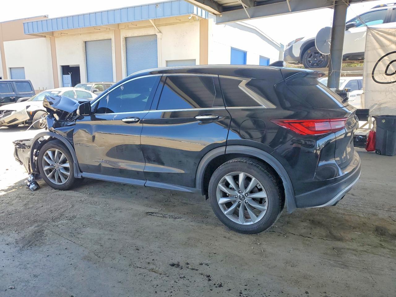 2022 Infiniti Qx50 Luxe - Image 2