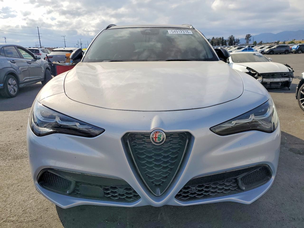 2024 Alfa Romeo Stelvio Sprint - Image 5