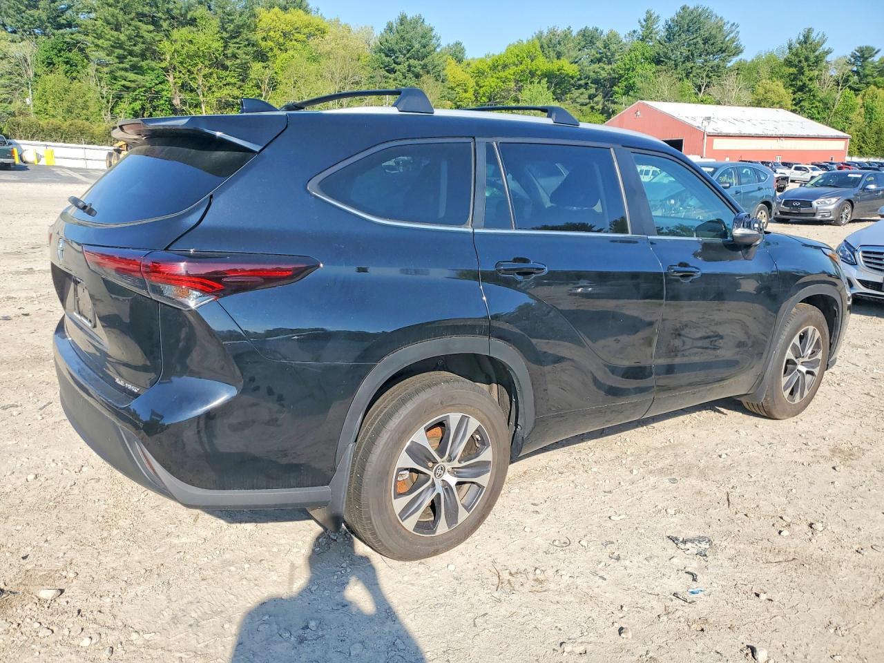 2024 Toyota Highlander Xle - Image 3