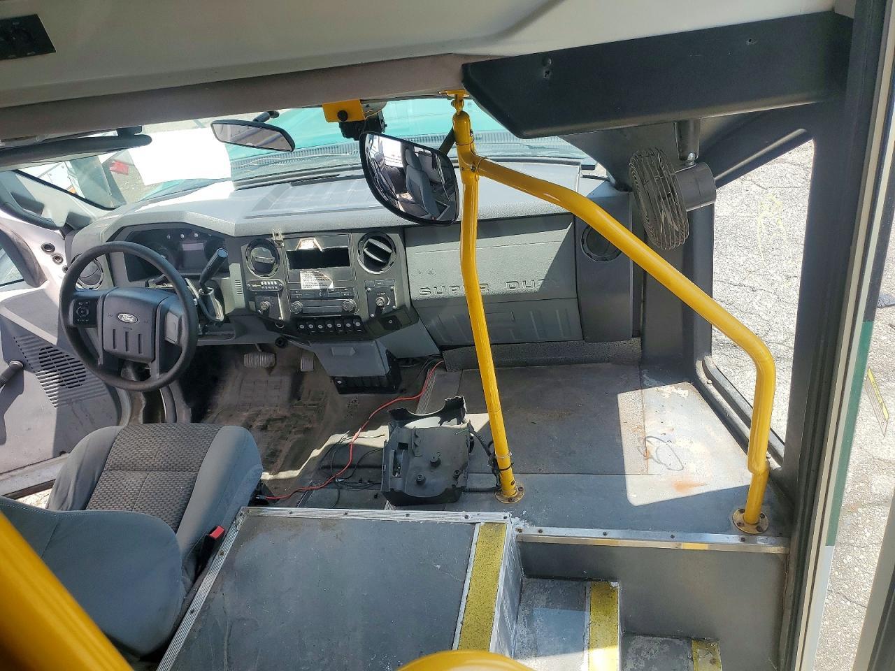 2013 Ford F550 Super Duty - Фото 7