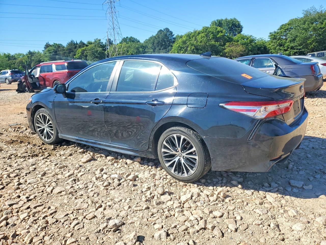 2020 Toyota Camry Se - Image 2