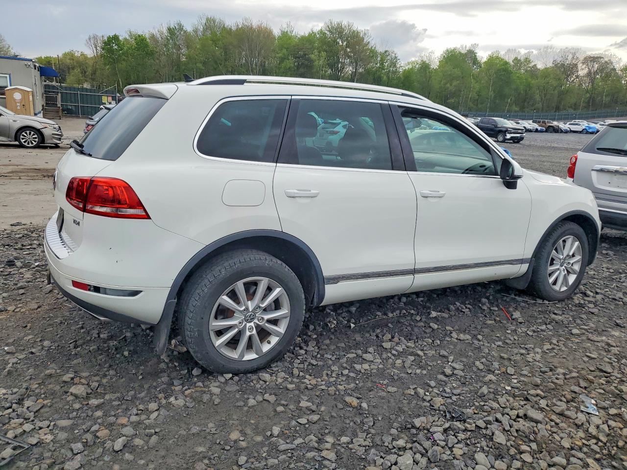 2014 Volkswagen Touareg V6 Tdi - Image 3