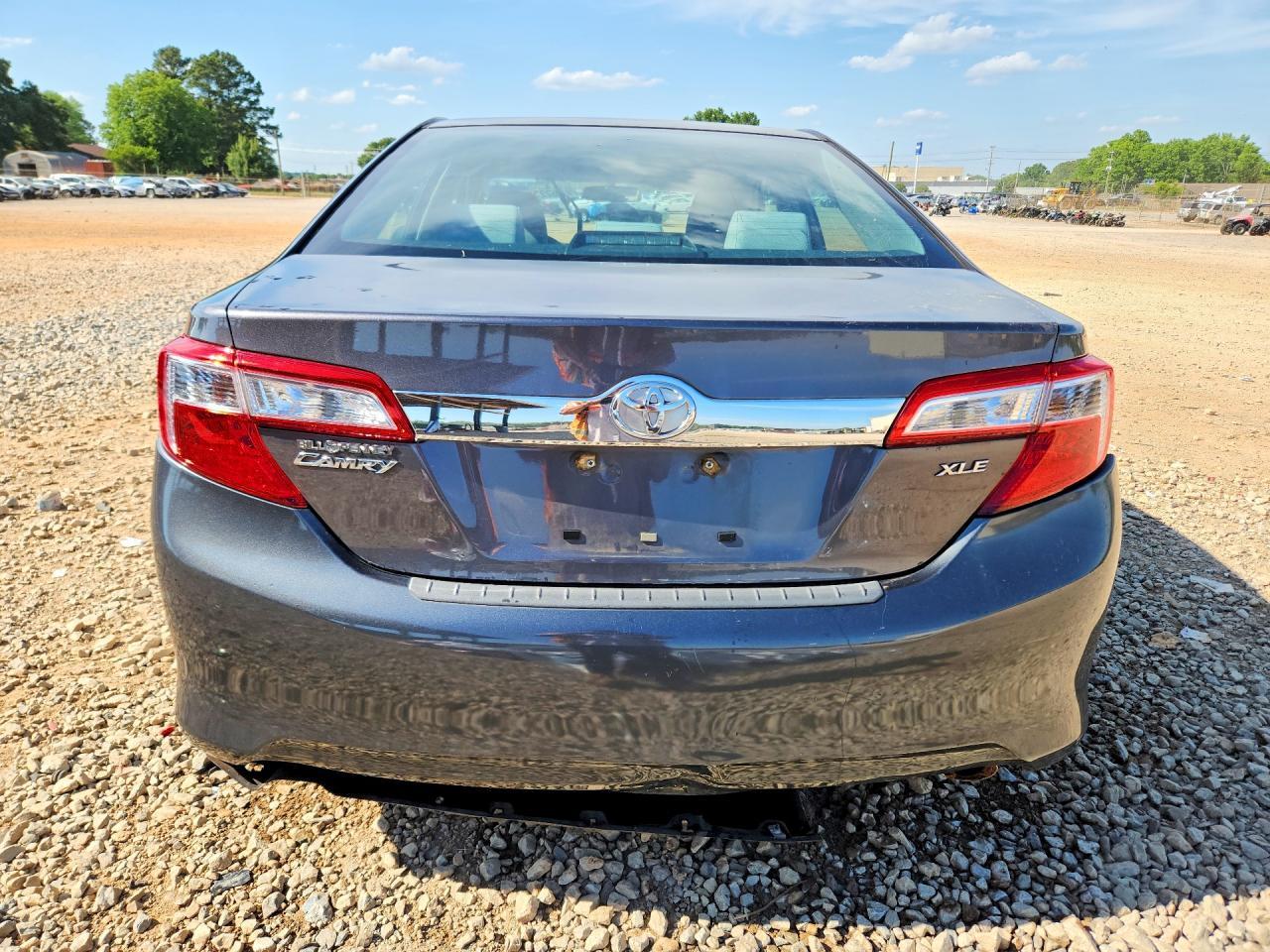 2012 Toyota Camry Xle - Image 6