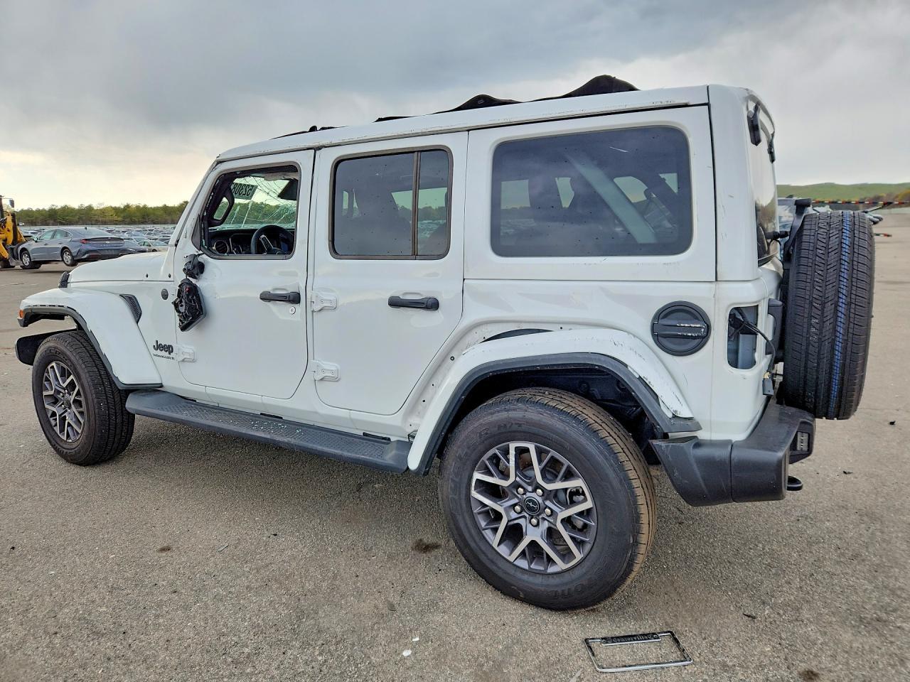 2026 Jeep Wrangler Sahara - Фото 2