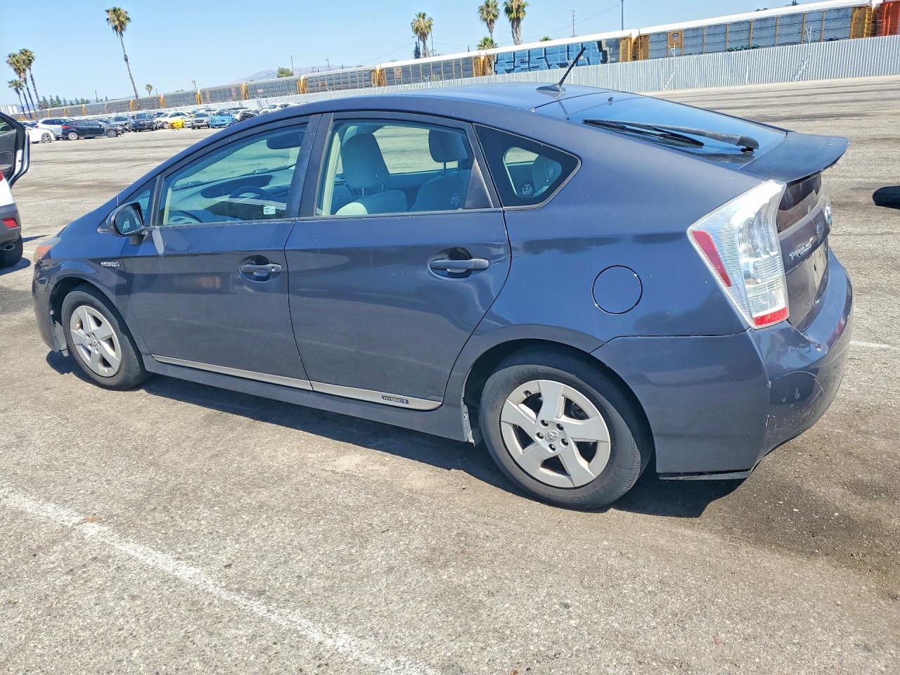 2011 Toyota Prius Two - Image 2