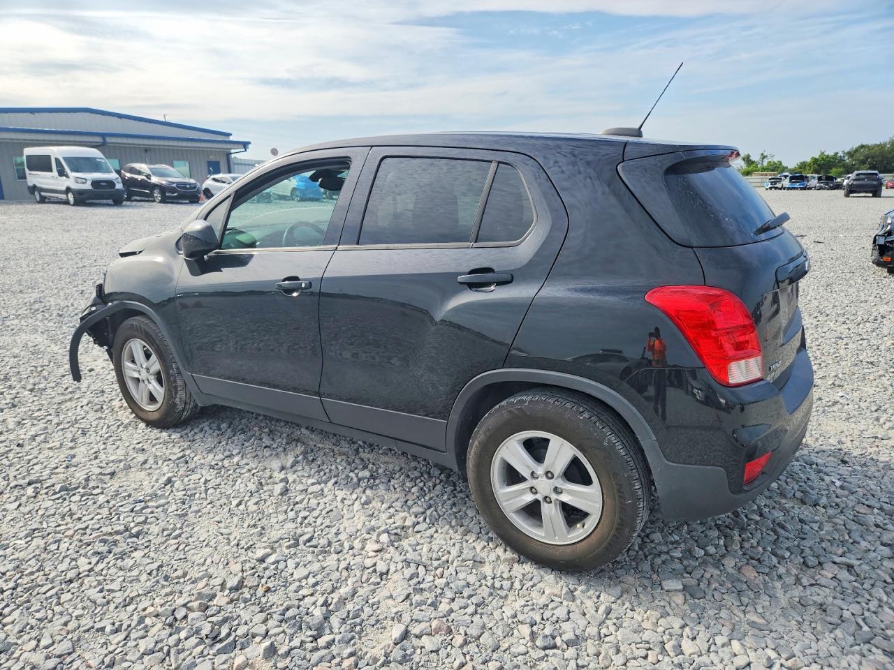 2020 Chevrolet Trax Ls - Фото 2