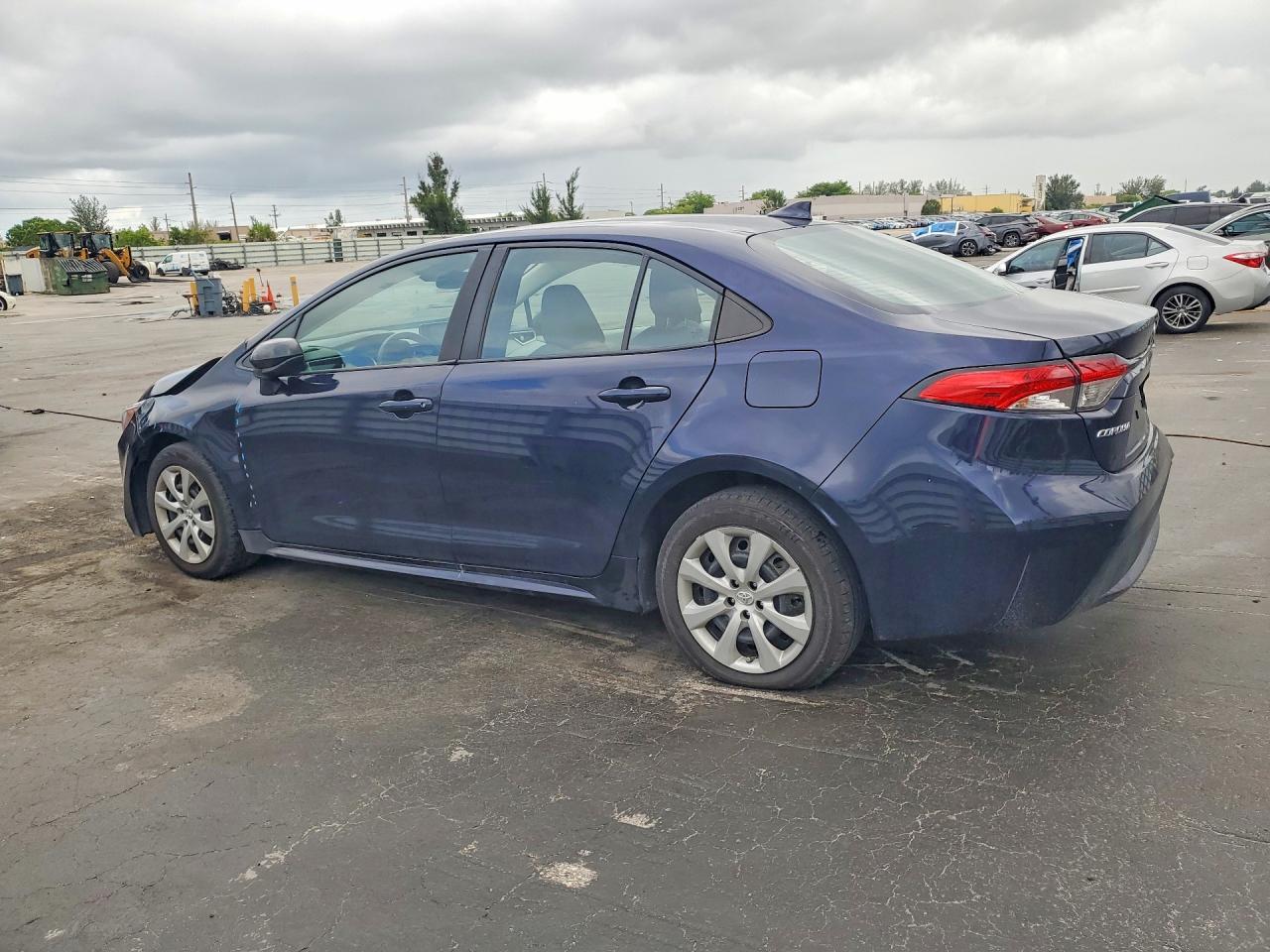 2022 Toyota Corolla Le - Image 2