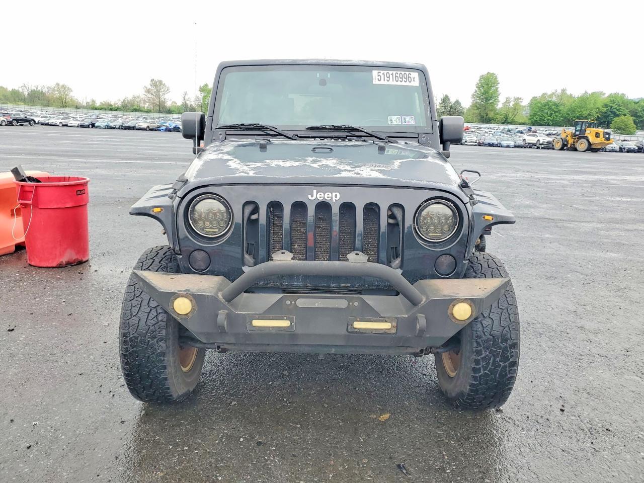 2010 Jeep Wrangler Unlimited Sahara - Image 5