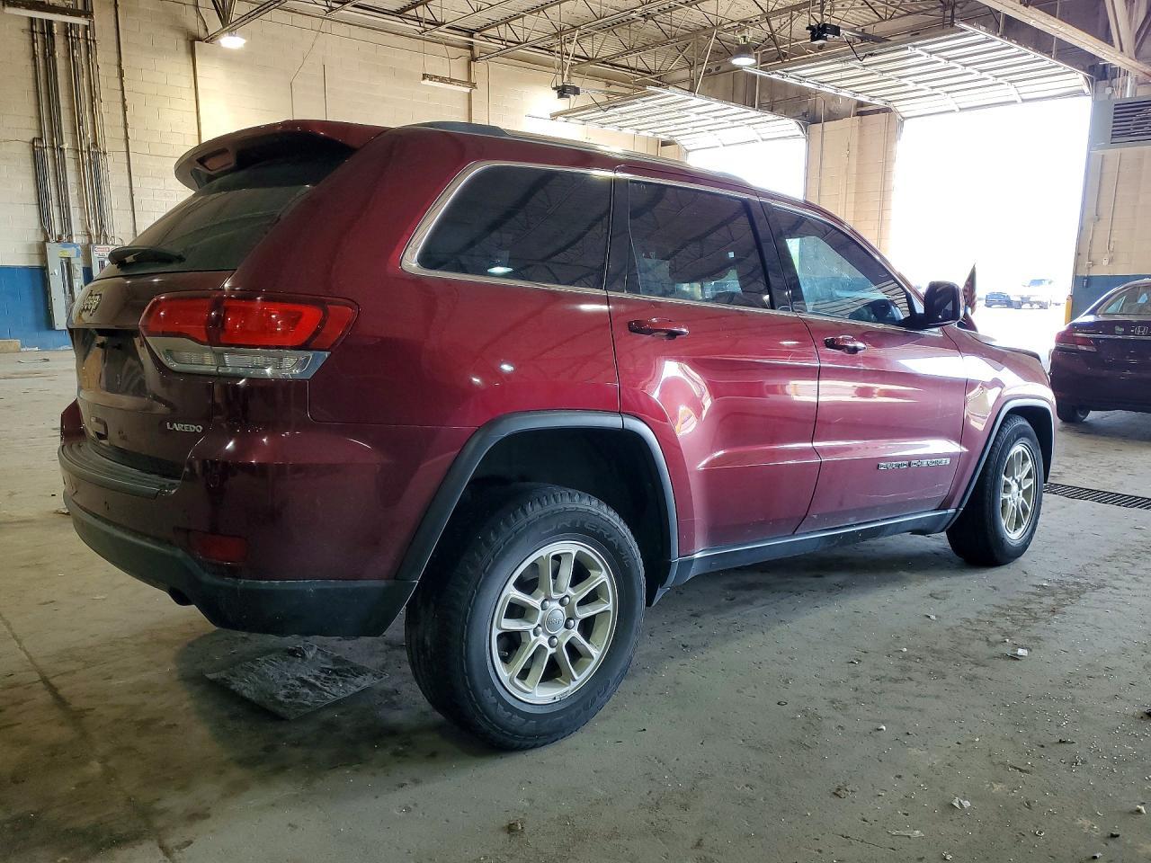 2020 Jeep Grand Cherokee Laredo - Image 3