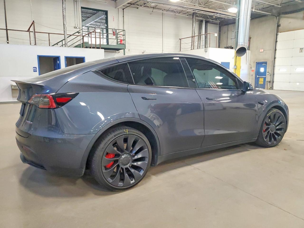 2022 Tesla Model Y - Фото 3