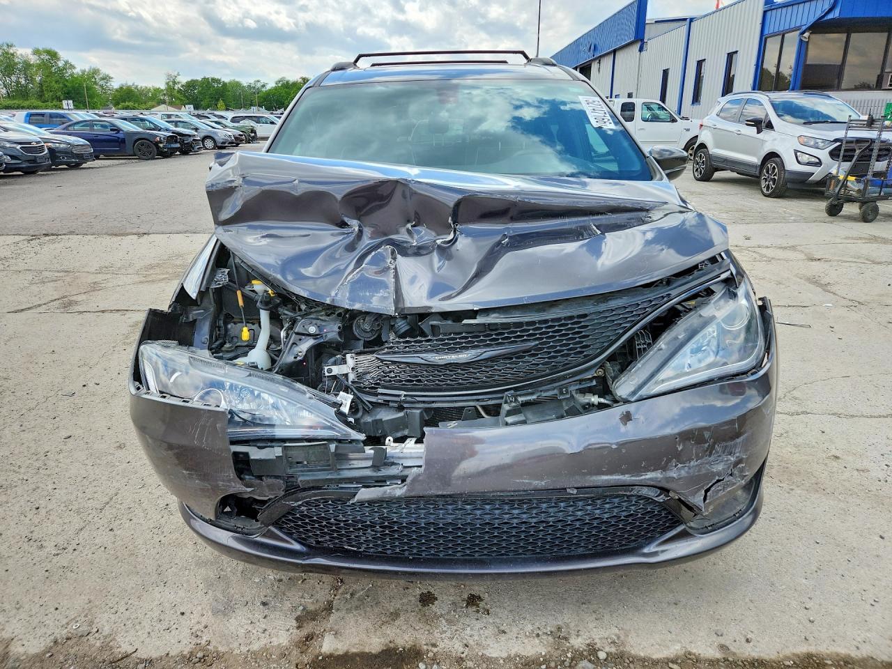 2019 Chrysler Pacifica Limited - Фото 5