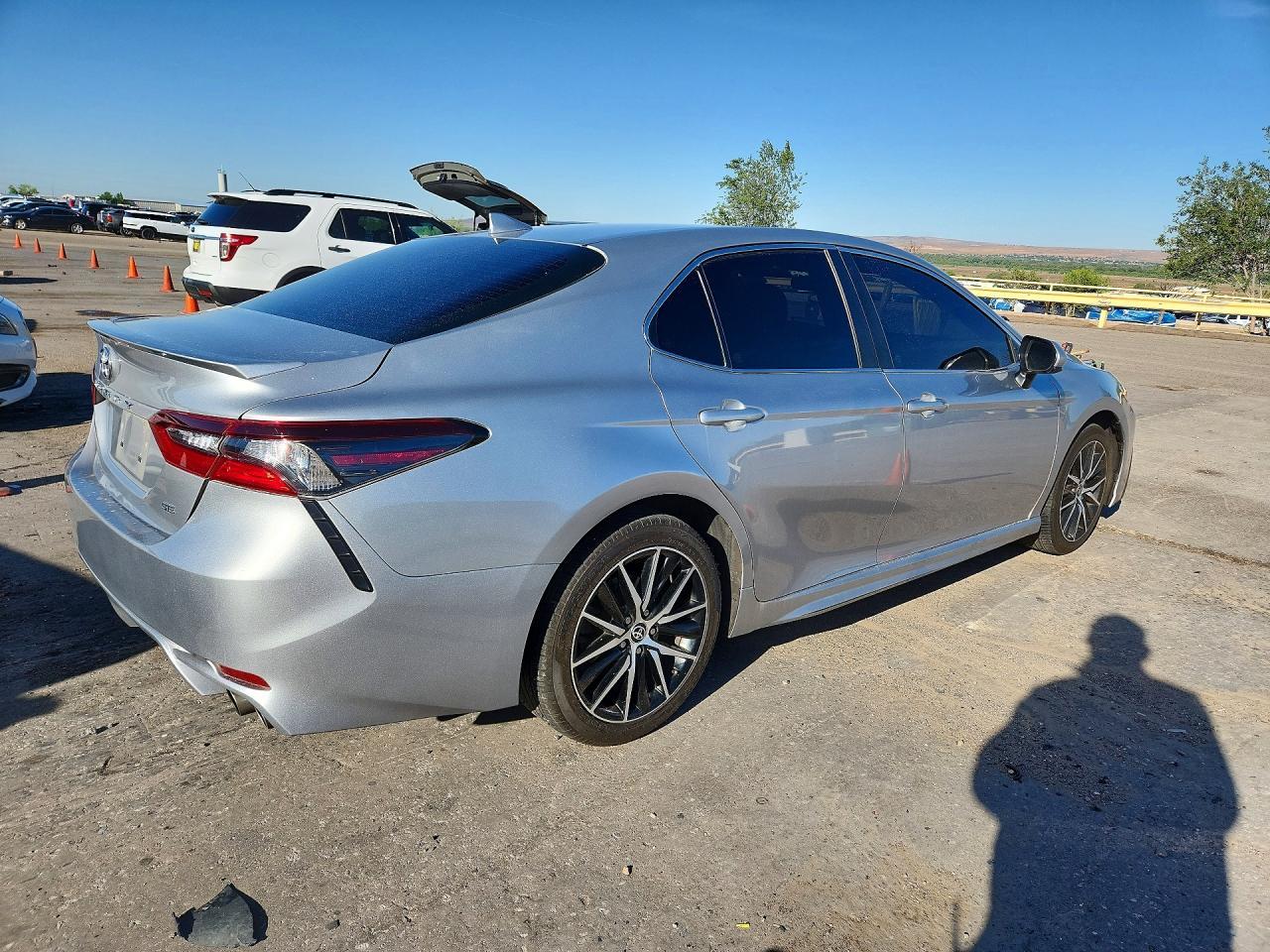 2021 Toyota Camry Se - Image 3