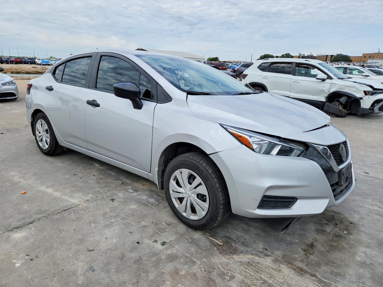 2020 Nissan Versa S - Image 4