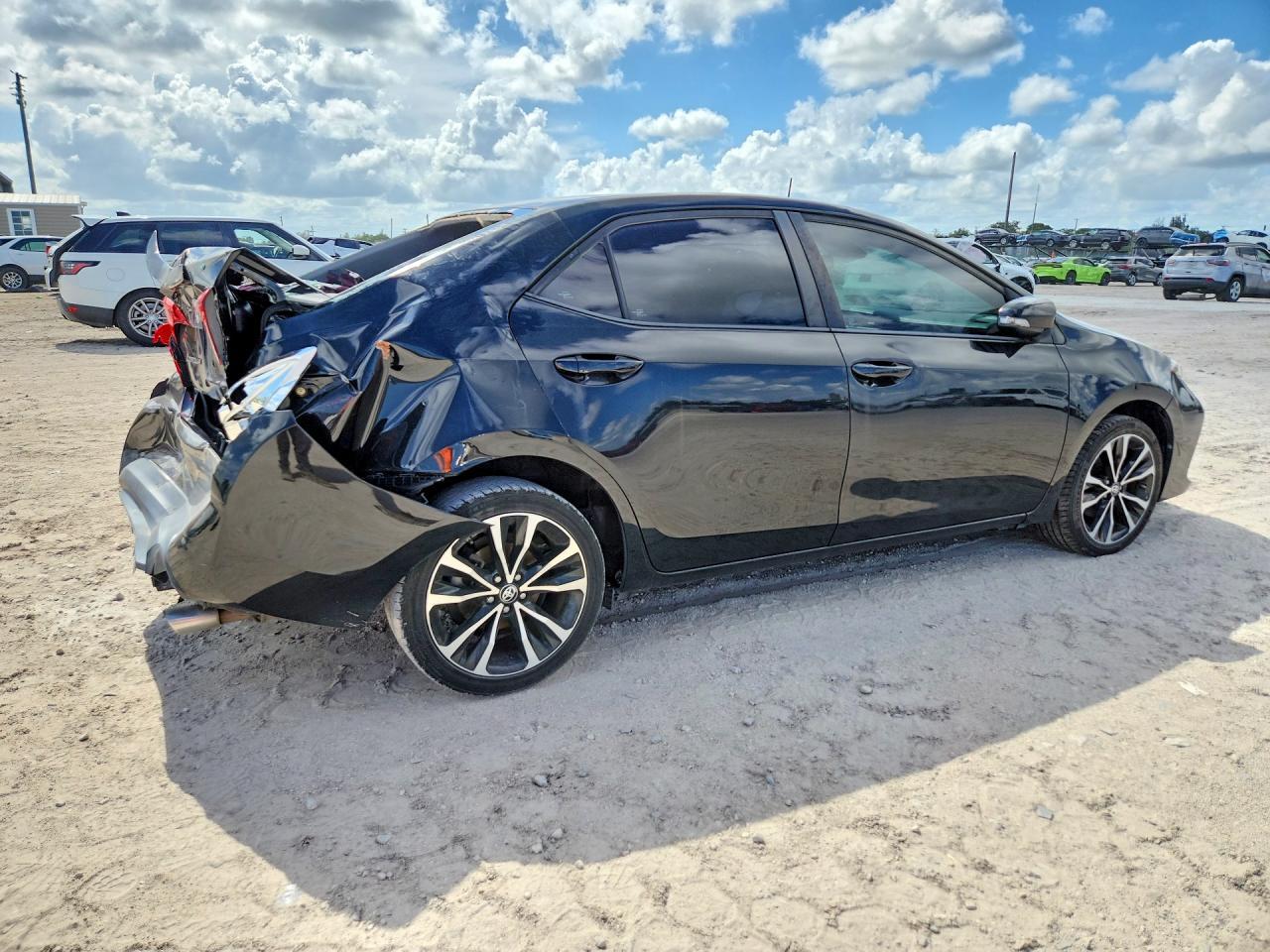 2018 Toyota Corolla Se - Image 3