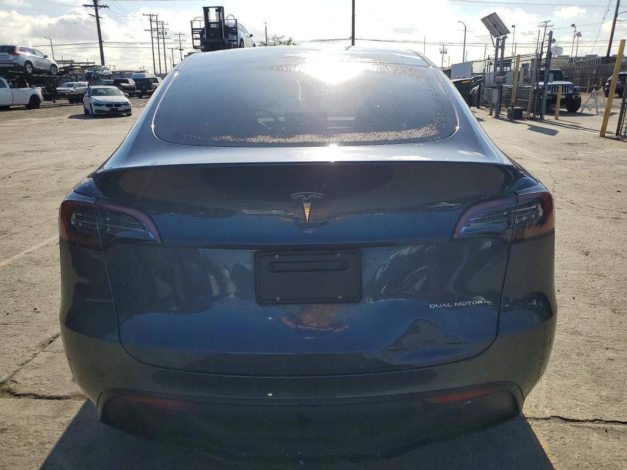 2023 Tesla Model Y - Фото 6