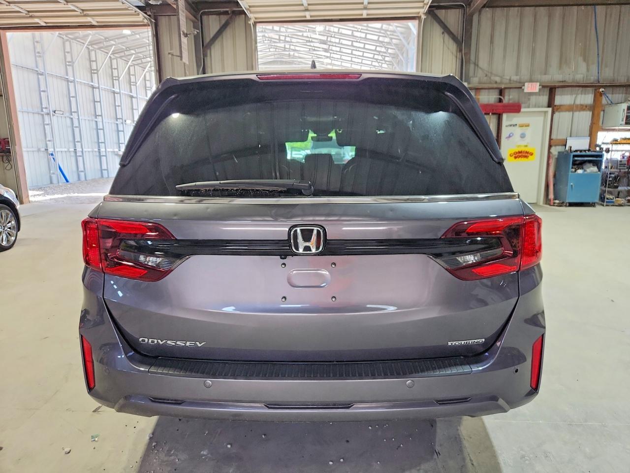 2025 Honda Odyssey Touring - Image 6