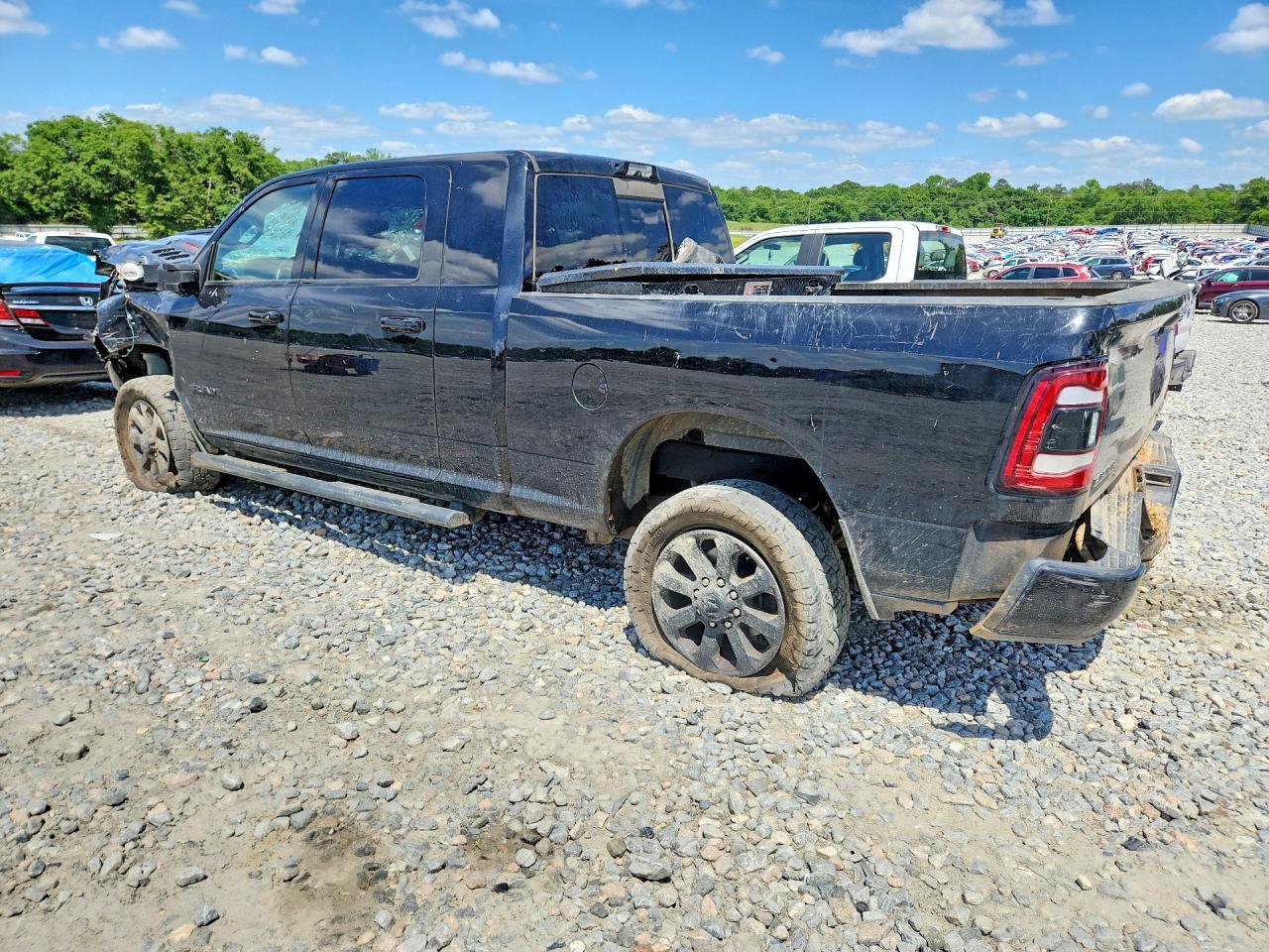 2023 Ram 2500 Laramie - Фото 2