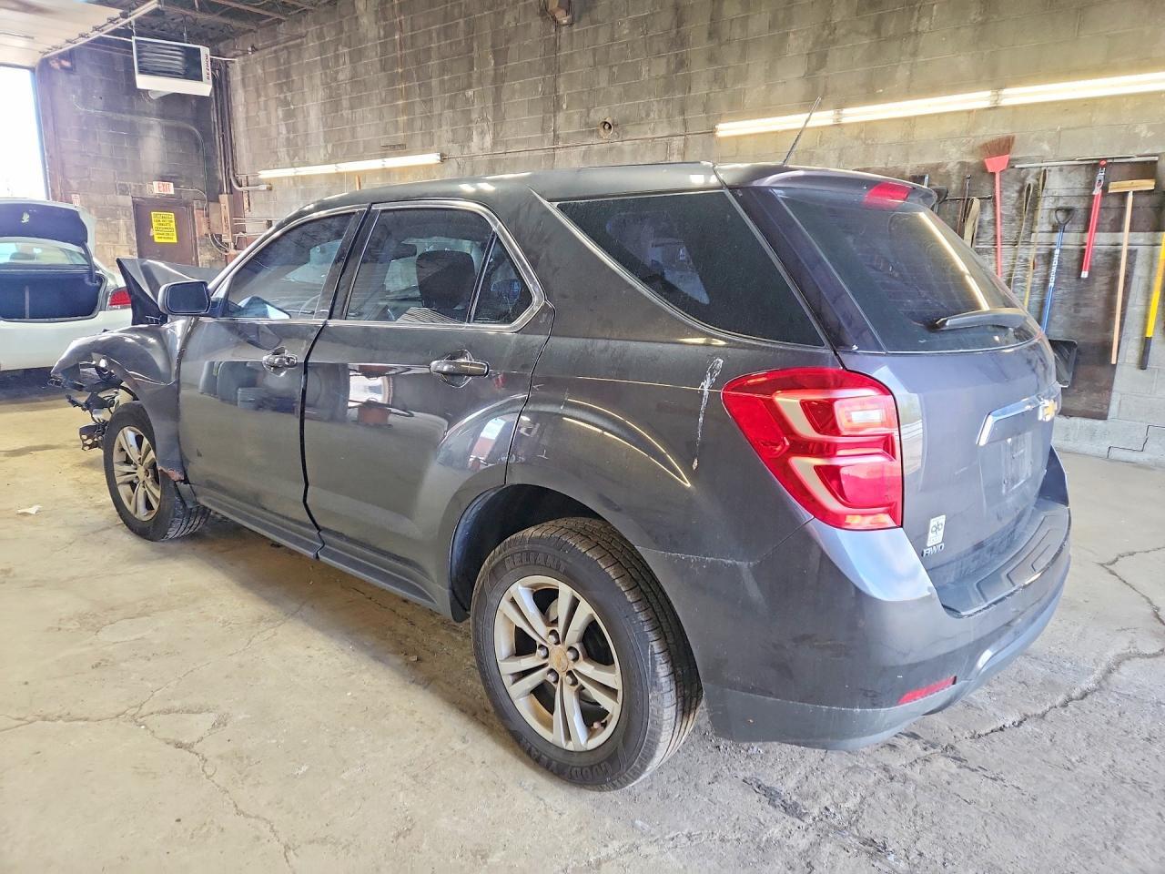 2016 Chevrolet Equinox Ls - Фото 2