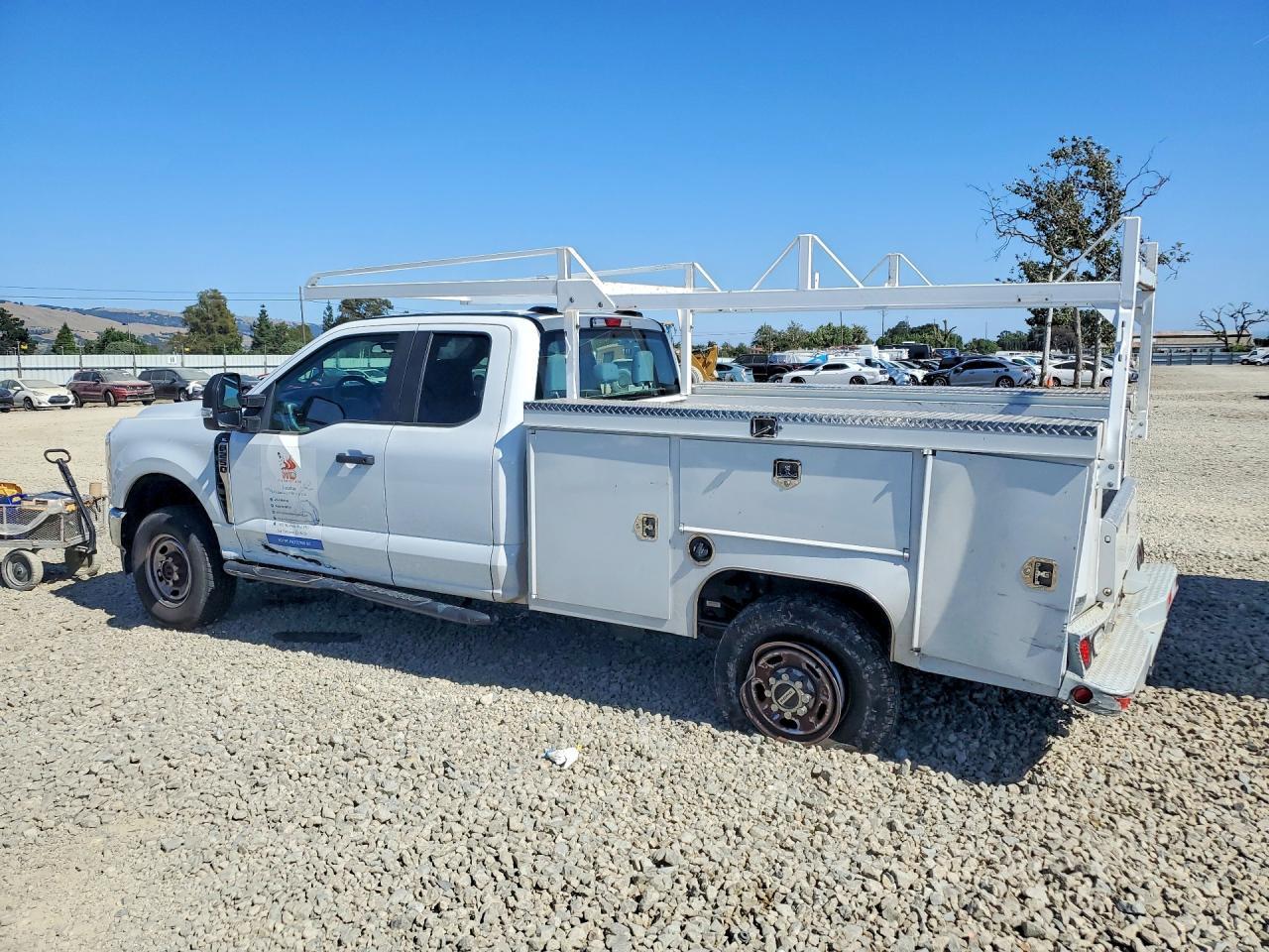 2023 Ford F250 Super Duty - Фото 2