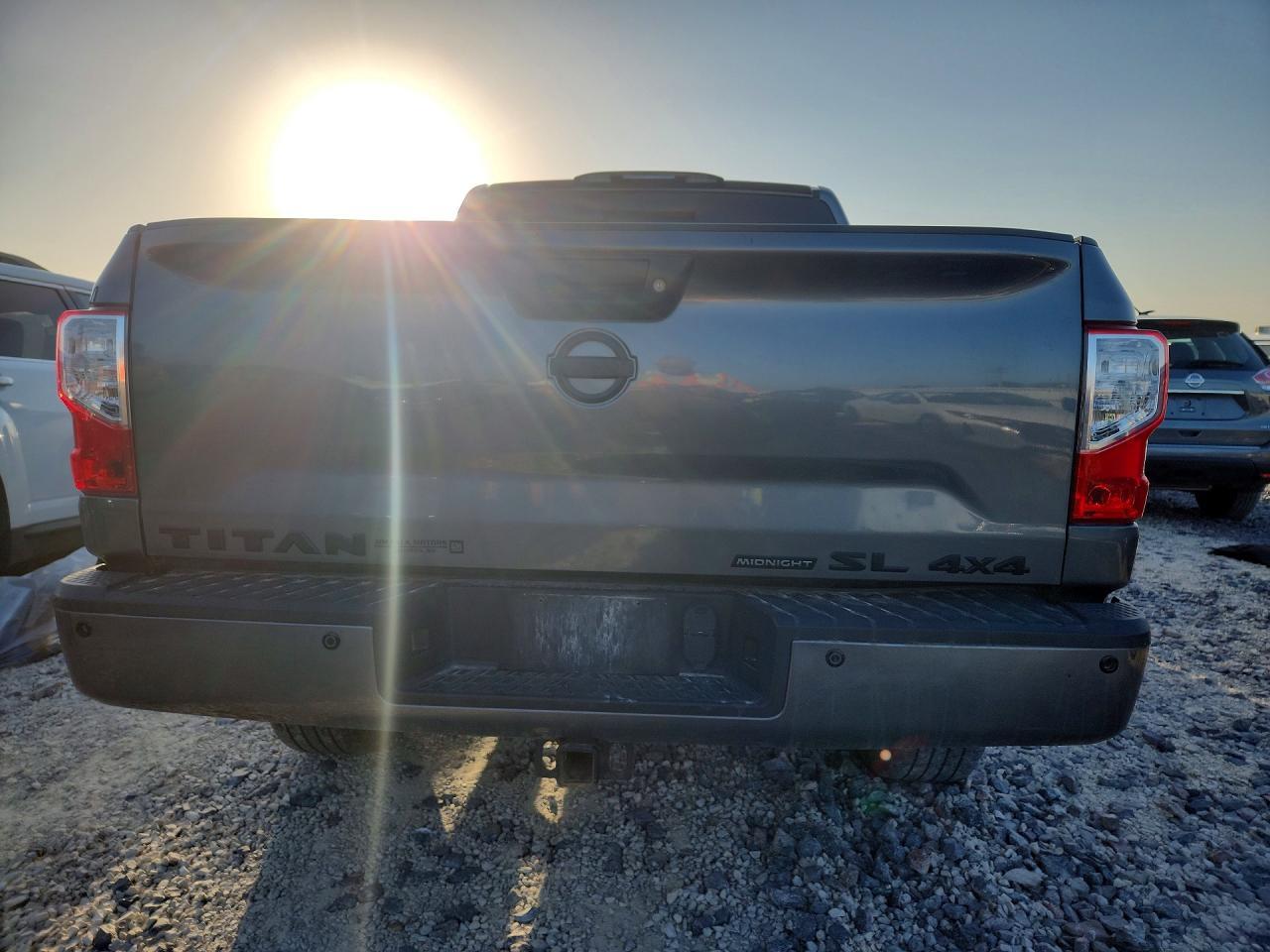 2018 Nissan Titan - Image 6